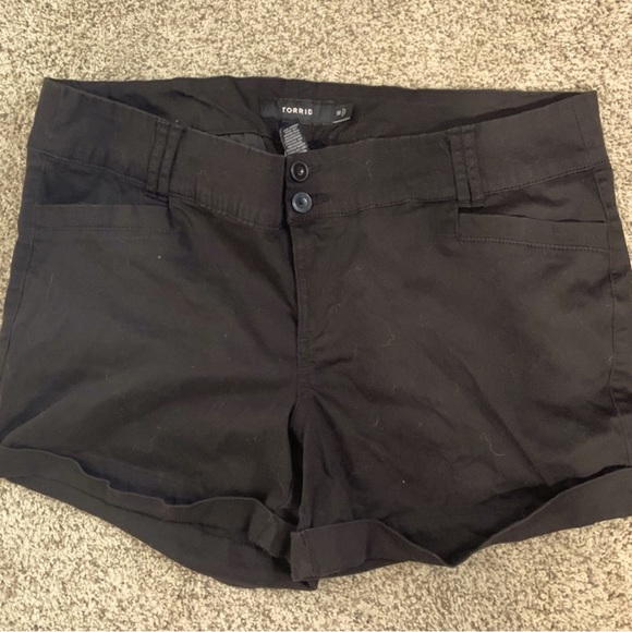 torrid Pants - Torrid Black Stretch Midi-Shorts Women’s Size 18